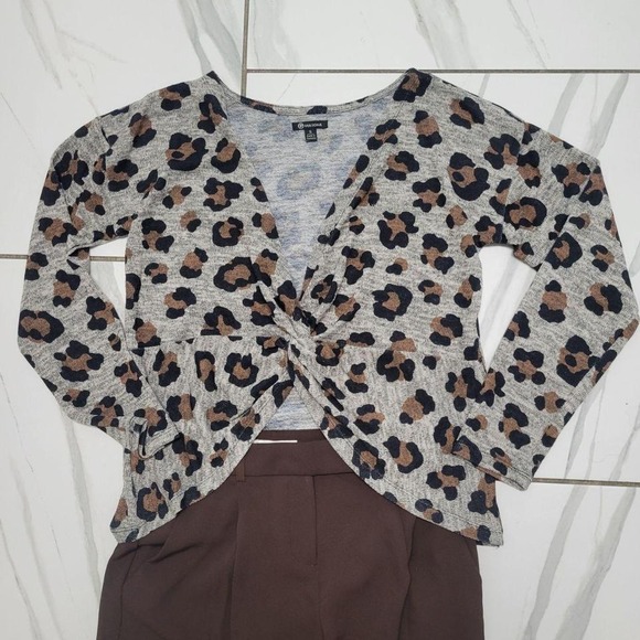 Cozy Leopard print vneck y2k style boydcon sweater - Picture 1 of 5